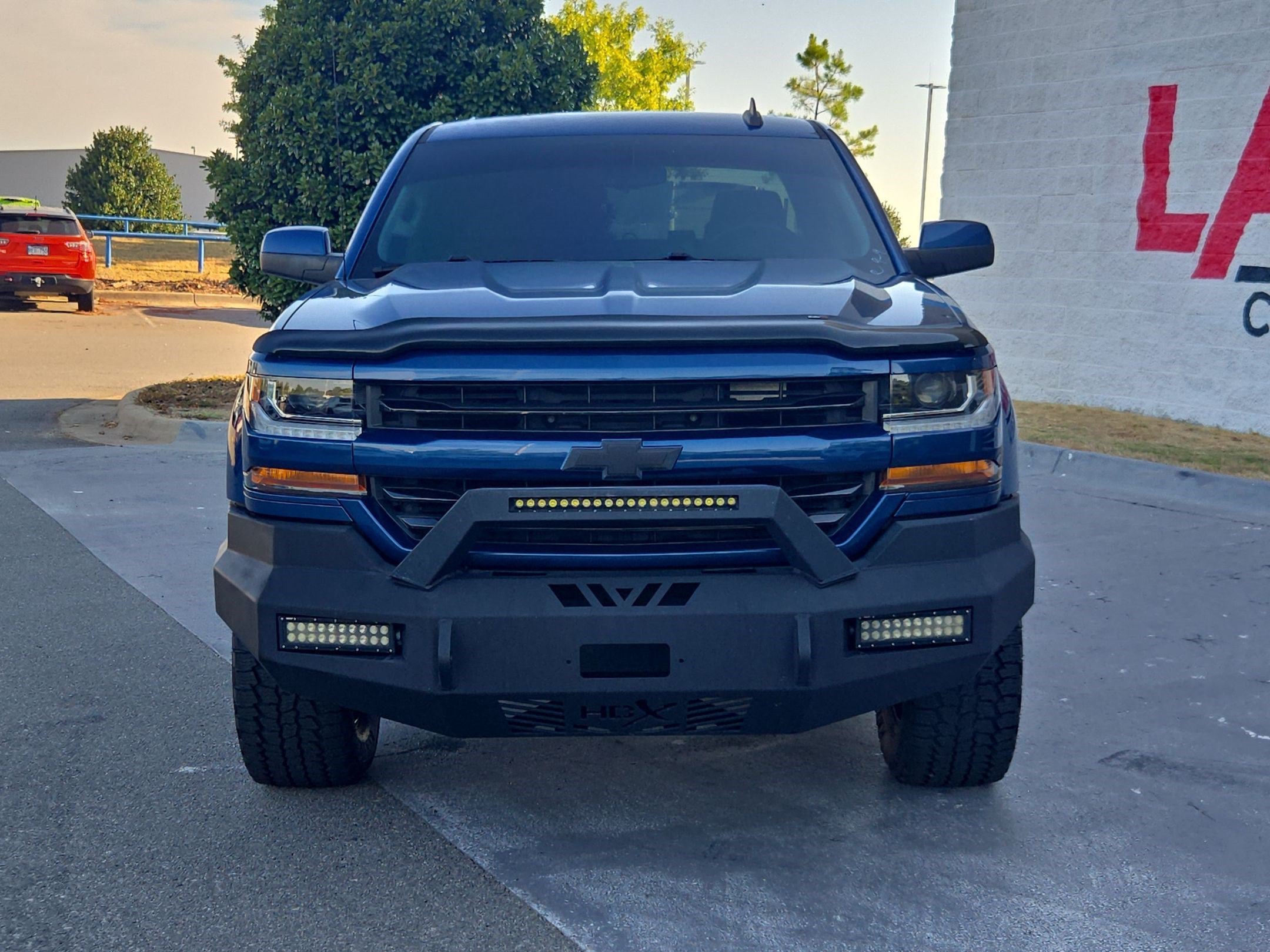 Used 2018 Chevrolet Silverado 1500 LT Z71 with VIN 3GCUKREC6JG428042 for sale in Little Rock
