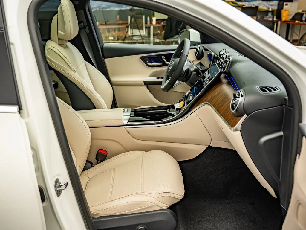New 2026 Polar White Mercedes-Benz GLC 300 image 43
