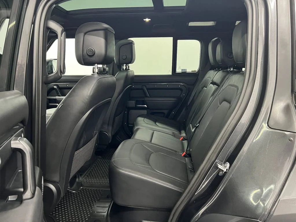 Used 2023 Carpathian Grey Premium Metallic Land Rover V8 AWD Carpathian Edition image 11
