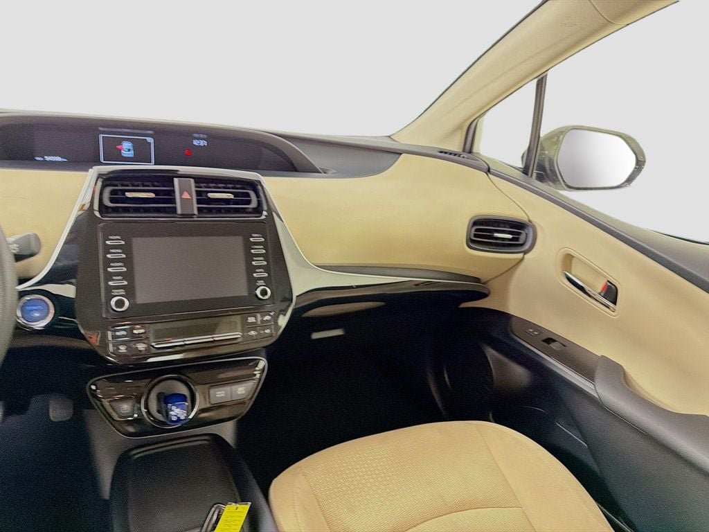 Used 2020 Blizzard Pearl Toyota LE image 21