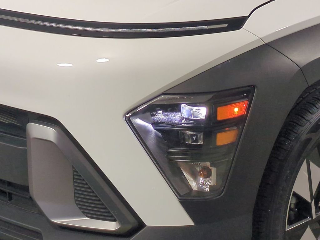 2025 Hyundai Kona SEL - Photo 10