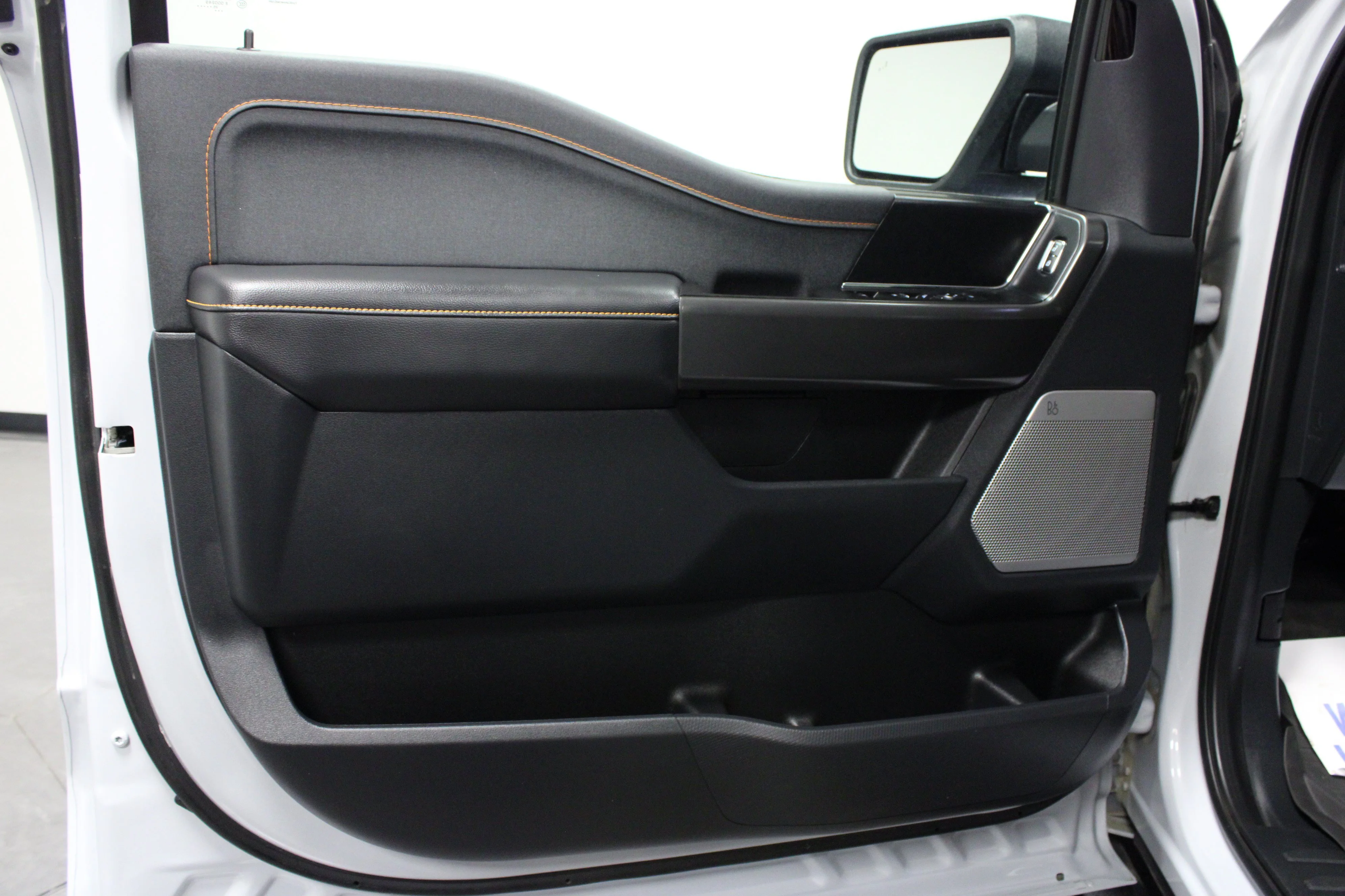 Used 2025 Oxford White Ford Tremor image 11