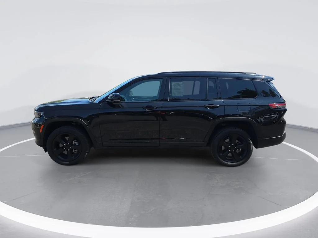 Used 2024 Black Jeep Limited 4x4 image 7