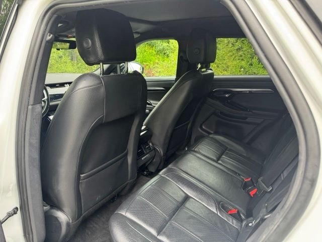 Used 2022 Fuji White Land Rover Dynamic image 12