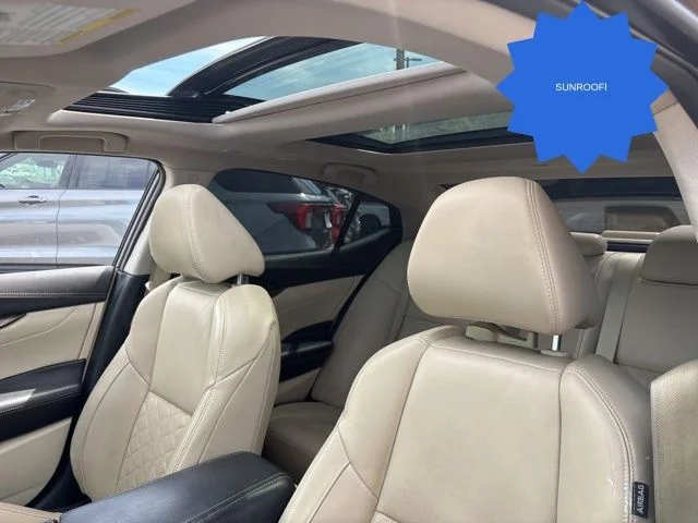 Used 2016 Red Nissan Platinum image 28