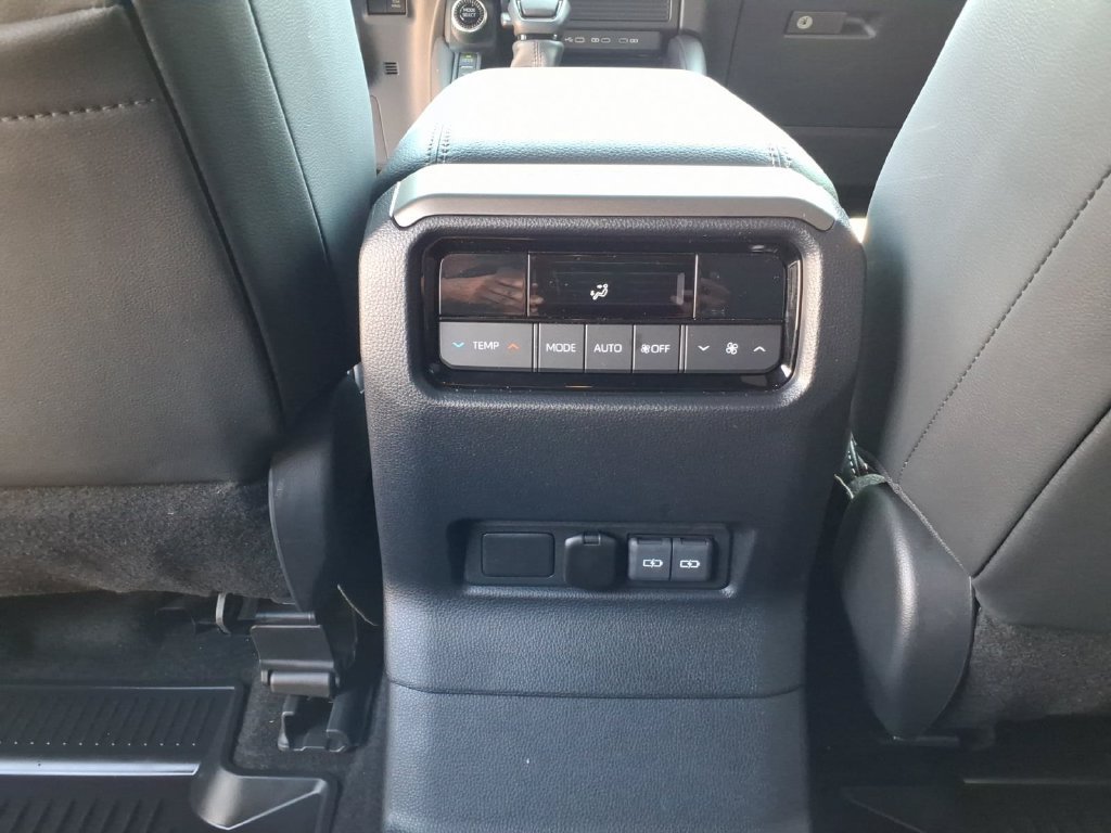 Used 2025 Black Toyota Base image 31