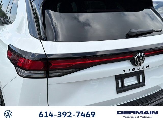 New 2026 Opal White w/Deep Black Roof Volkswagen 2.0T SE R-Line Black image 14