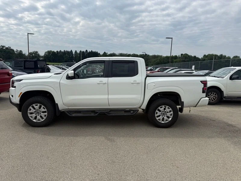 Used 2022 White Nissan SV image 16