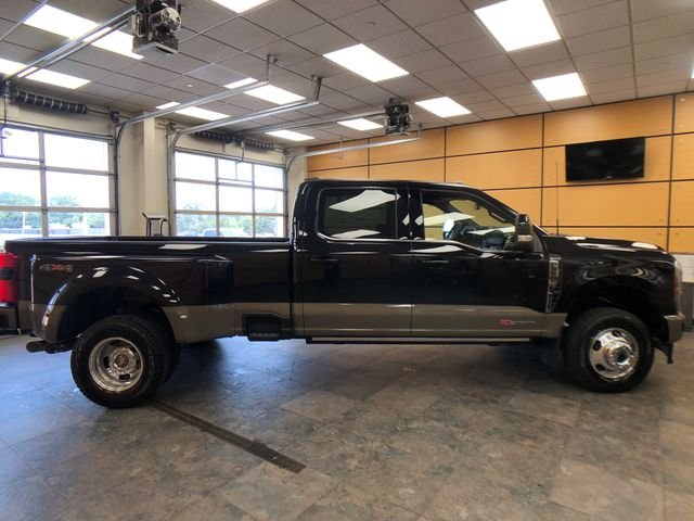 New 2026 Agate Black Metallic Ford F-350® King Ranch® image 8