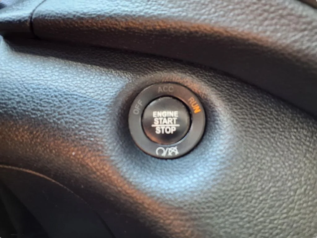 Used 2019 Red Jeep Limited image 8