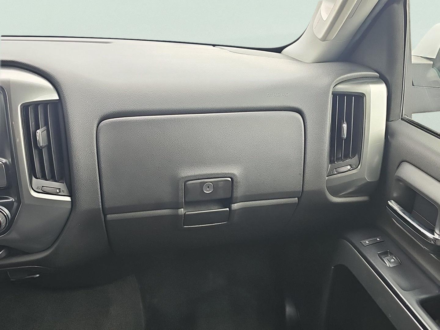 Used 2018 Silver Ice Metallic Chevrolet LT image 22
