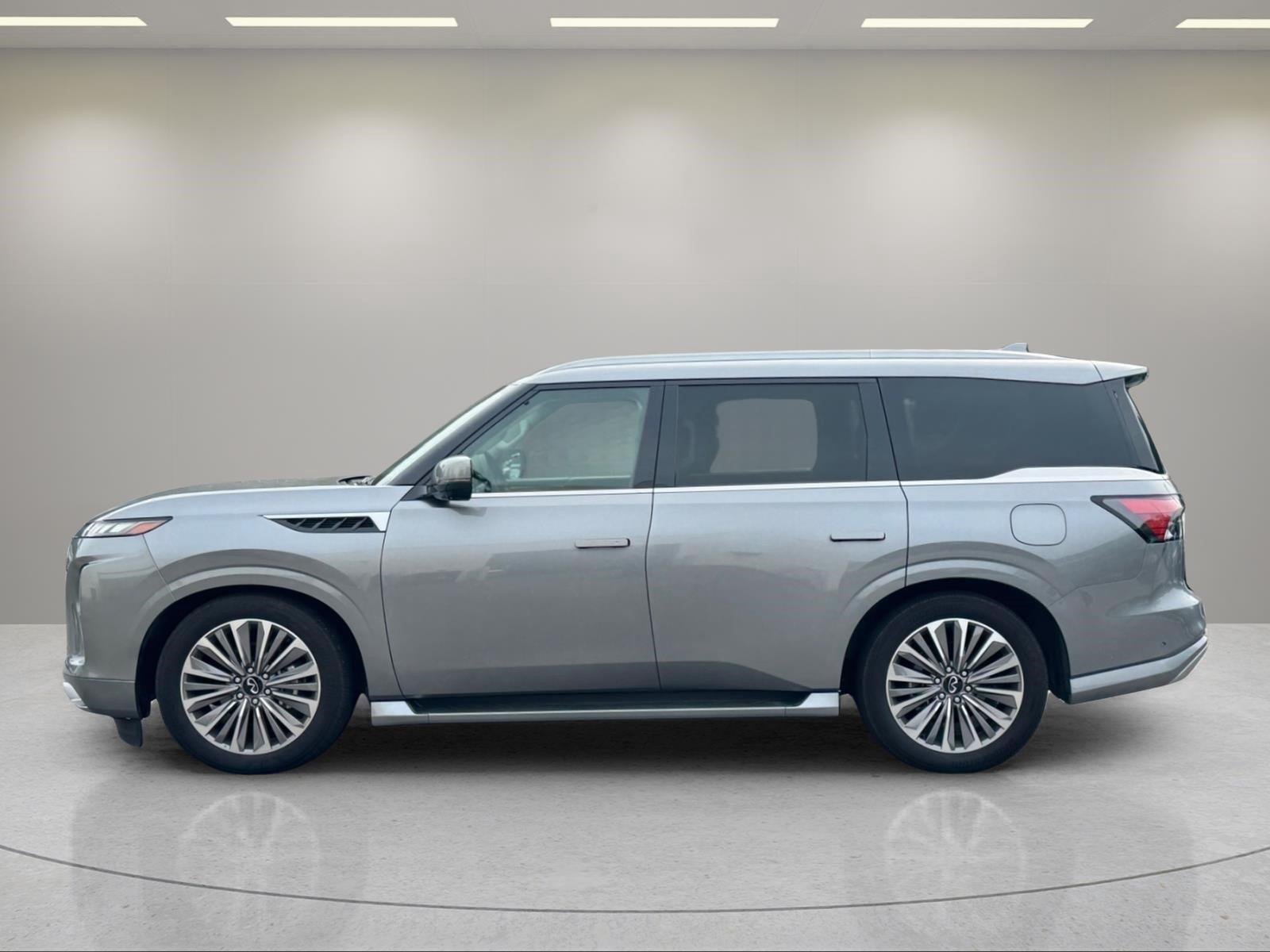 Certified Used 2025 Dynamic Metal INFINITI SENSORY image 2