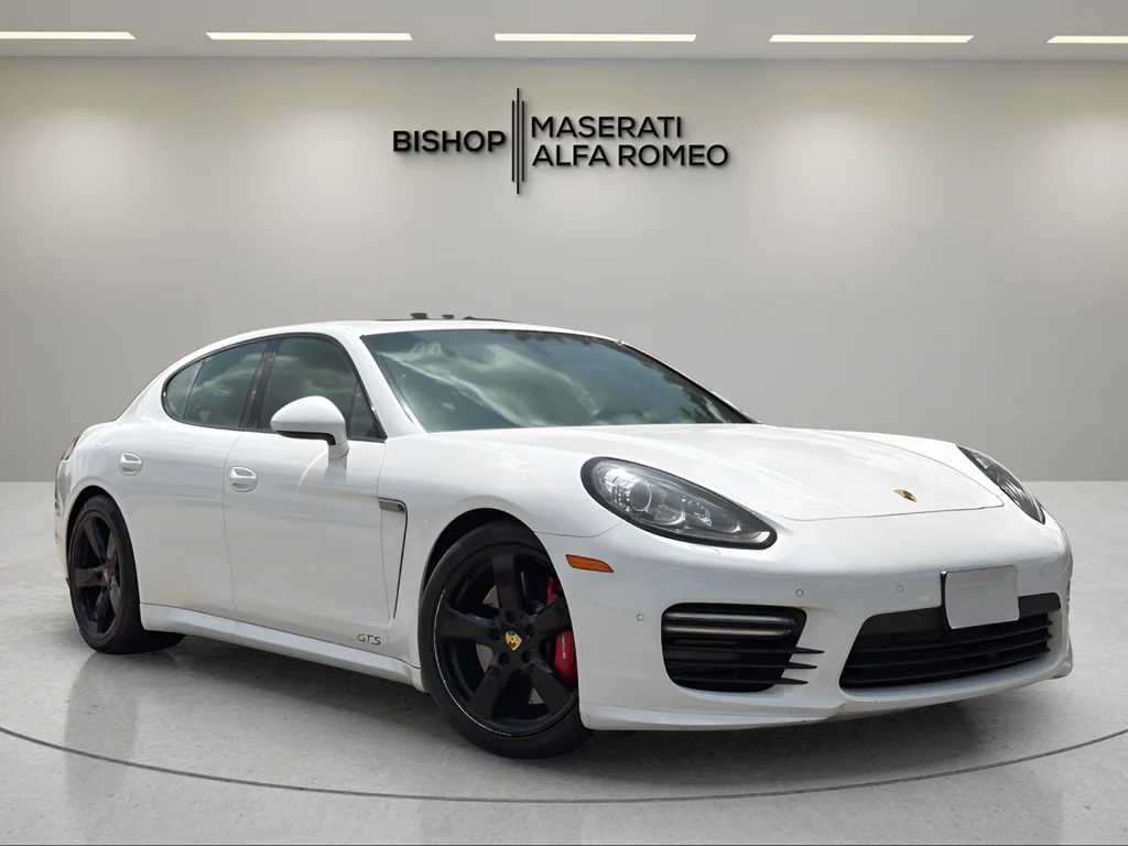 2016 Porsche Panamera GTS's photo