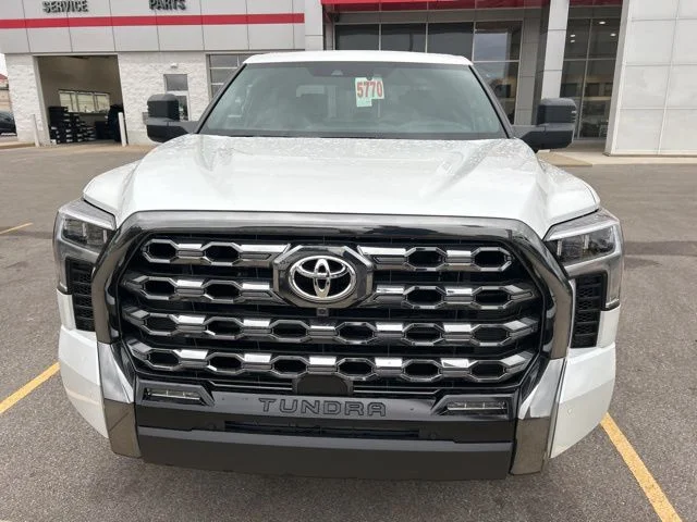 New 2026 Wind Chill Pearl <sup>1</sup> Toyota  Platinum image 3