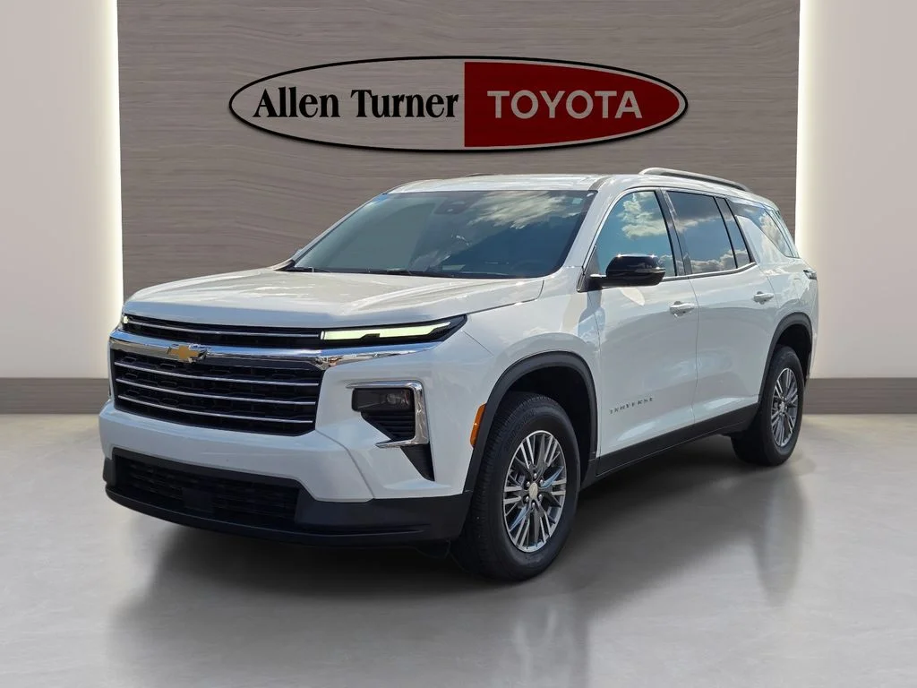 Used 2026 White Chevrolet LT image 3