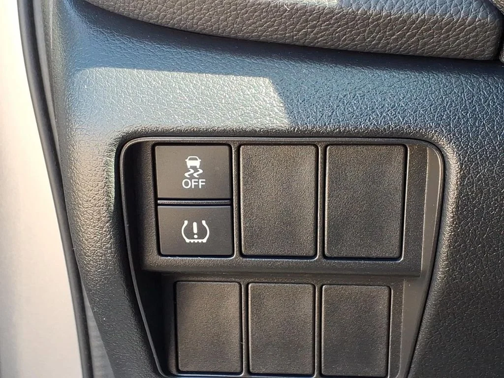 Used 2019 Silver Honda LX image 11