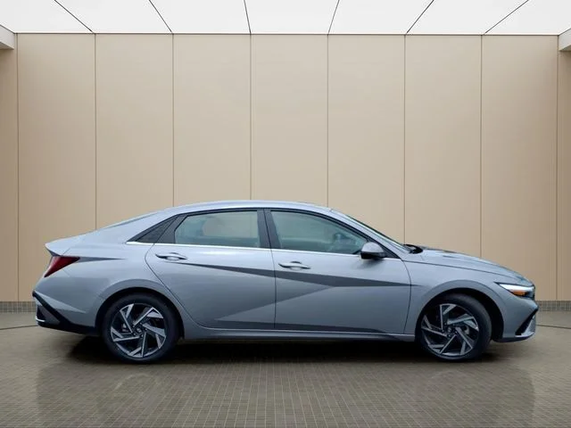 Used 2025 Silver Hyundai Limited image 7