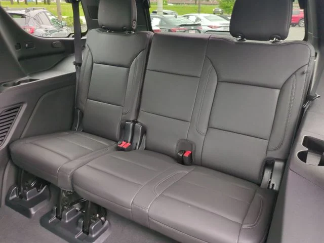 Used 2023 Black Chevrolet Z71 image 23