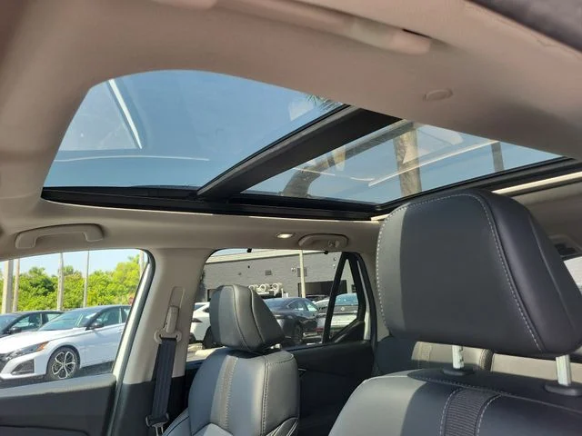 Used 2025 White Honda Touring image 21