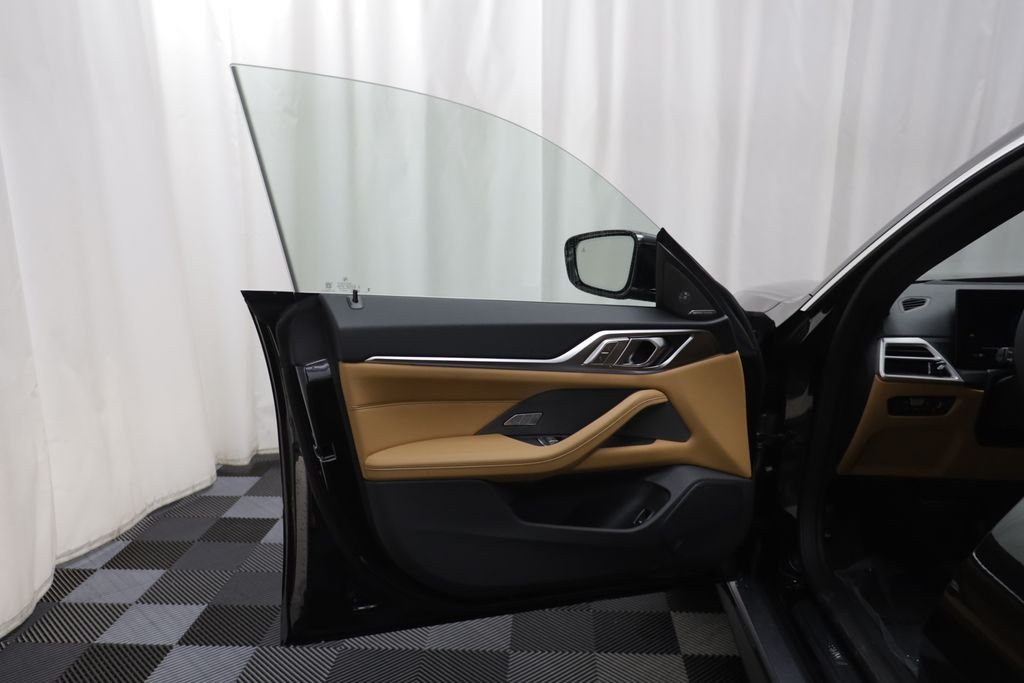 New 2026 Black Sapphire Metallic BMW xDrive40 image 5