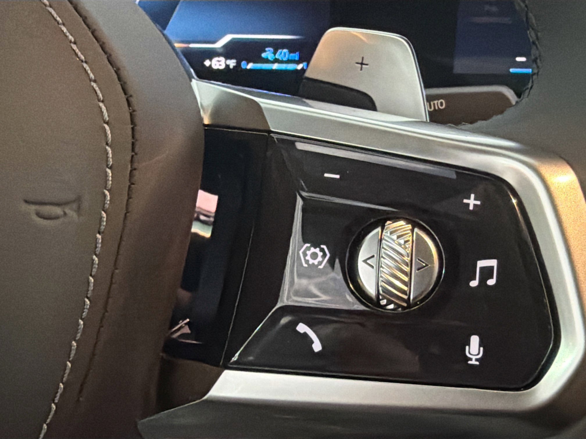 2026 BMW 7 Series 750e - Photo 35