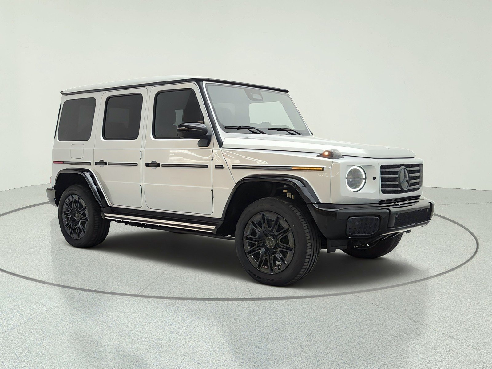 New 2027 Iridium Silver Metallic Mercedes-Benz G 580e SUV image 3