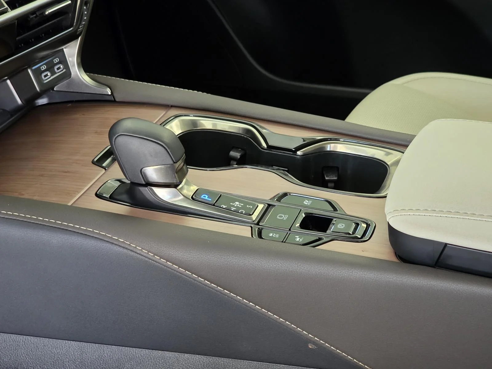 Certified Used 2023 Iridium Lexus 350h Premium image 23