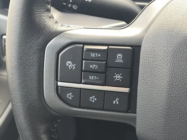 Used 2022 White Ford XLT image 27
