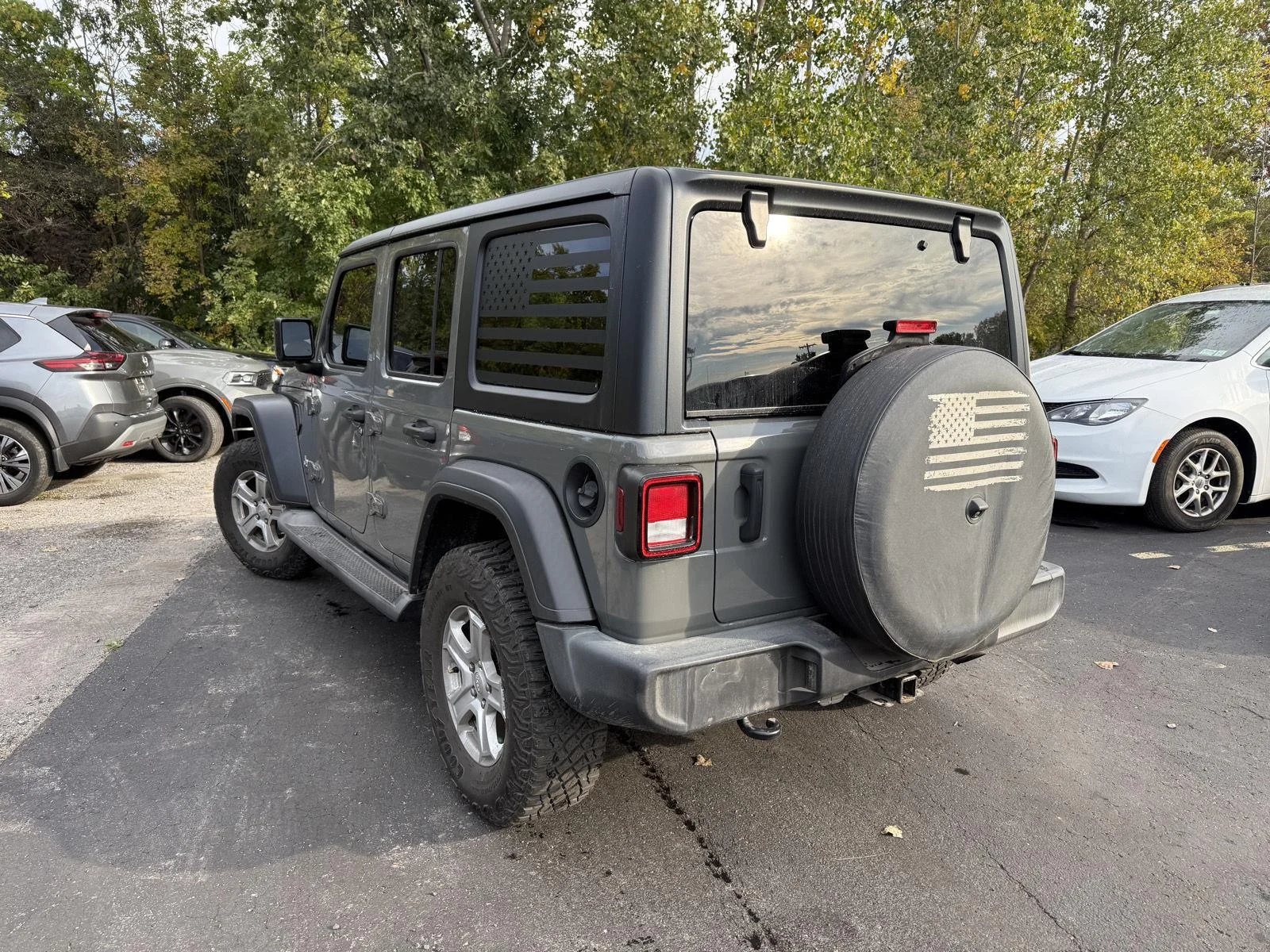 Used 2020 Sting-Gray Clearcoat Jeep Sport S image 6