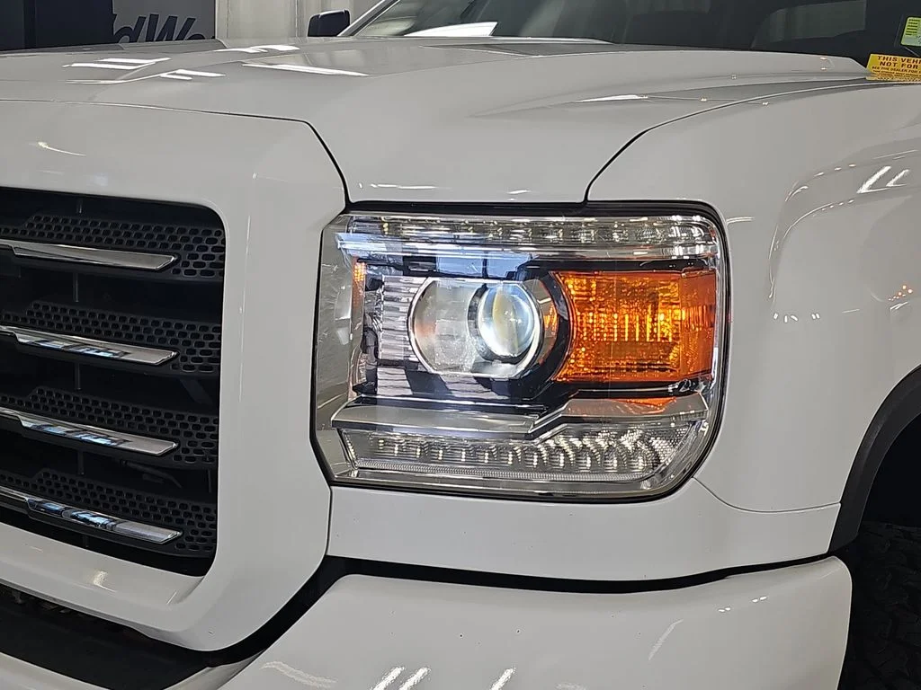 Certified Used 2018 White GMC SLT image 35
