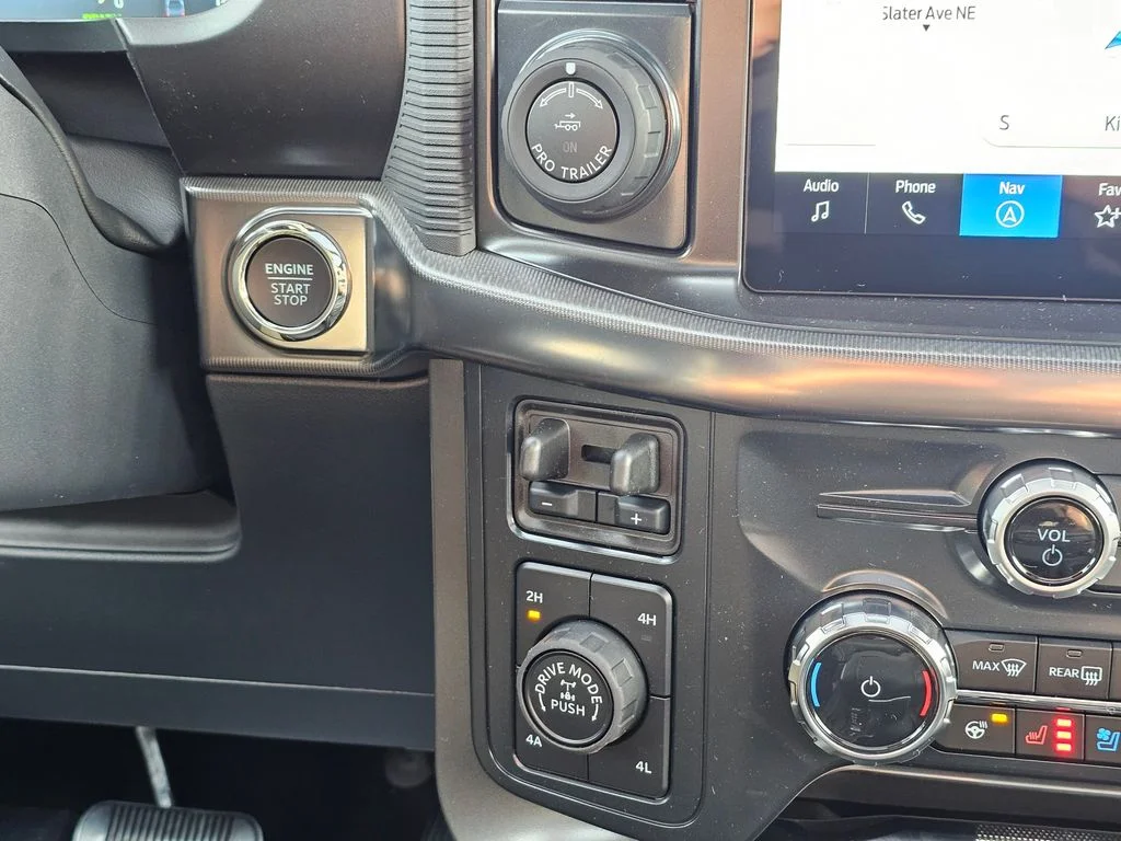 New 2025 White Ford Lariat image 33