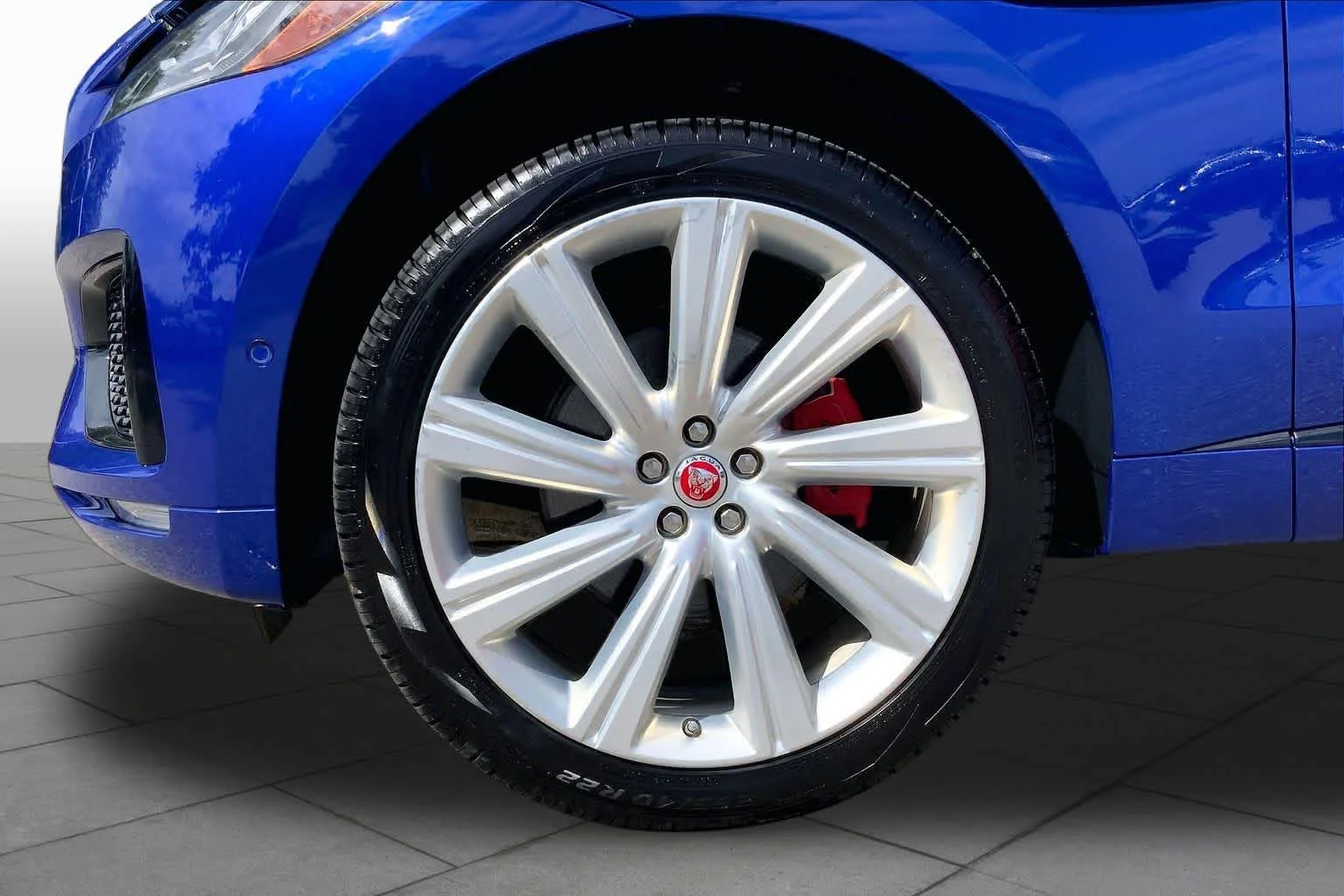 Used 2019  Jaguar S image 11
