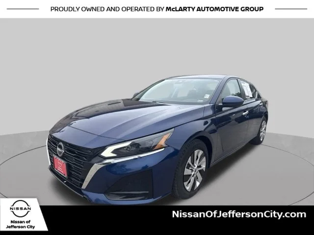 Used 2023 Blue Nissan 2.5 S image 3