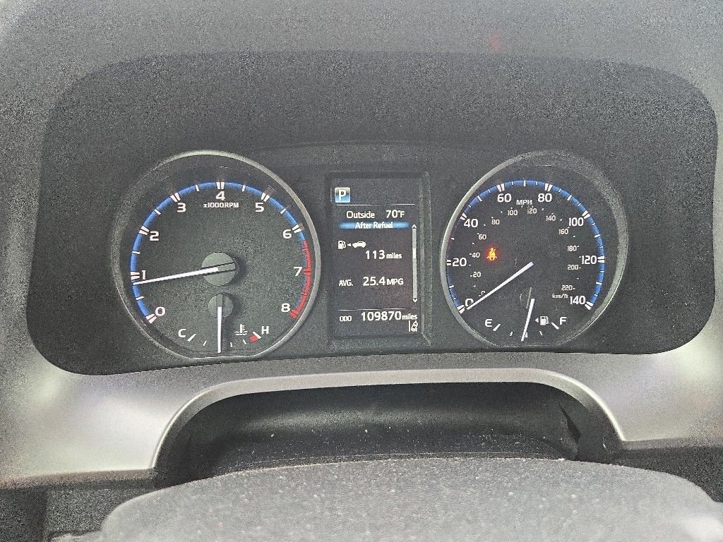 Used 2017  Toyota LE image 9