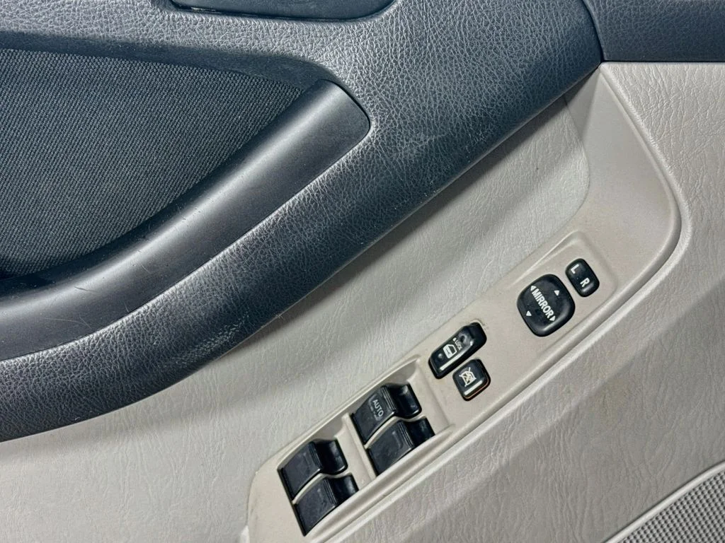 Used 2006 Silver Toyota SR5 Sport image 16