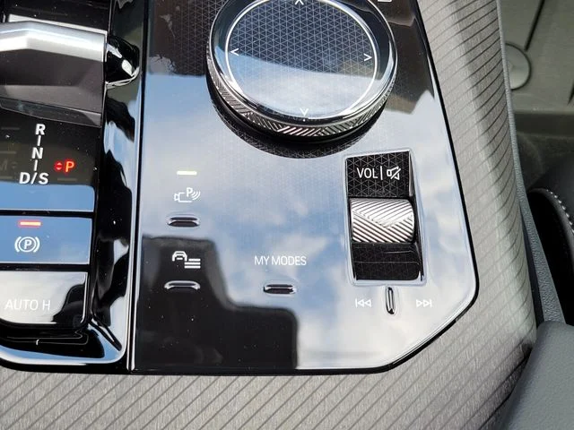 New 2026 Beige BMW 30 xDrive image 27