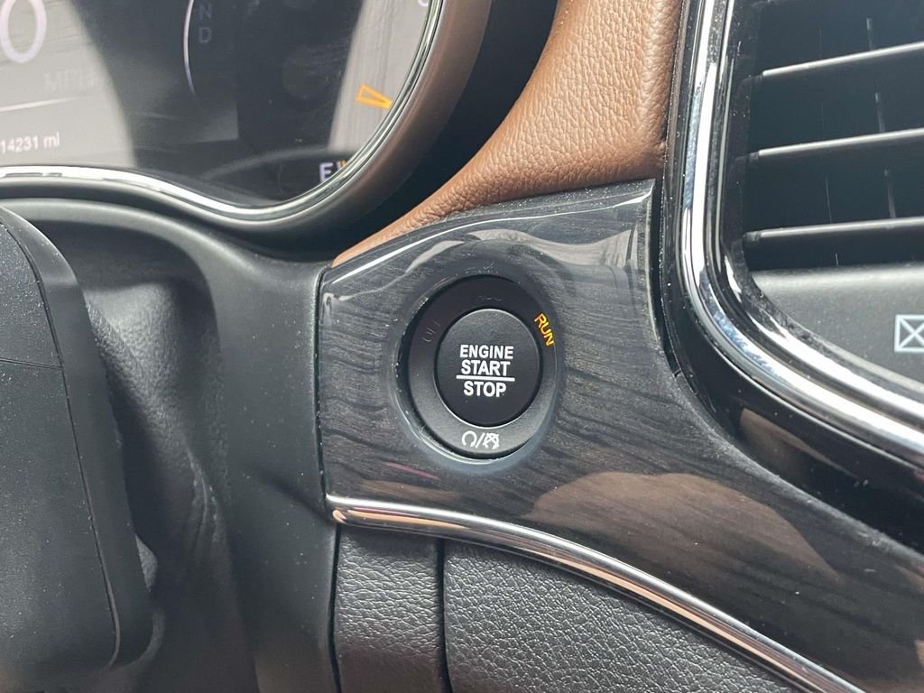 2020 Jeep Grand Cherokee Overland - Photo 29