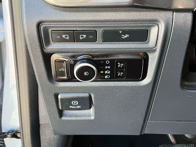 Used 2023 Avalanche Ford XLT image 29
