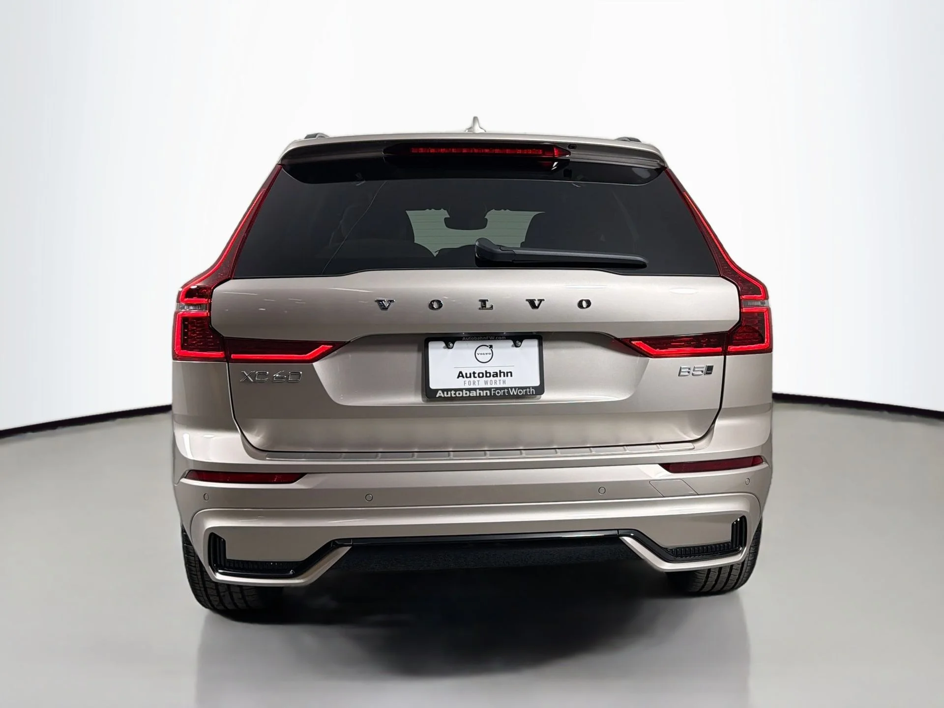 New 2026 Bright Dusk Volvo Plus image 7