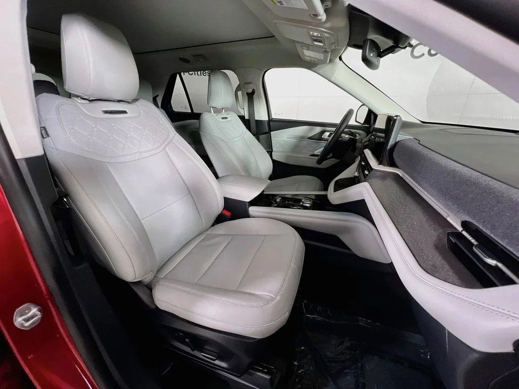 New 2026 Rapid Red Metallic Tinted Clearcoat Ford Platinum image 19