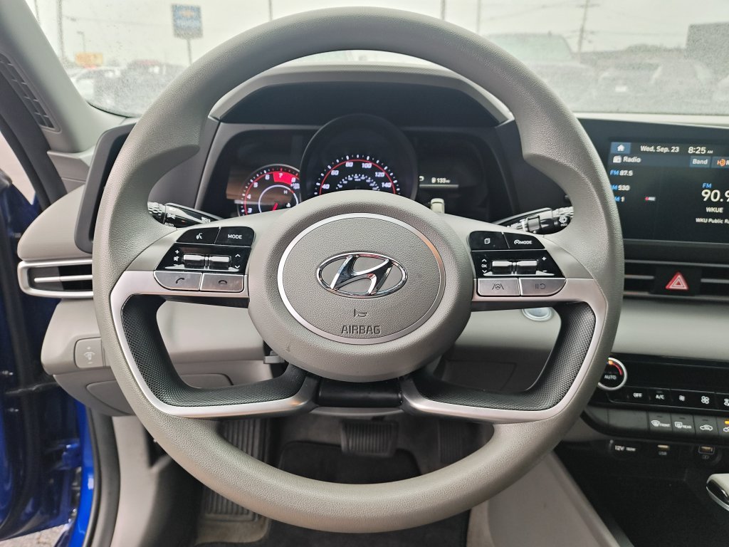 Used 2023 Blue Hyundai SEL image 17