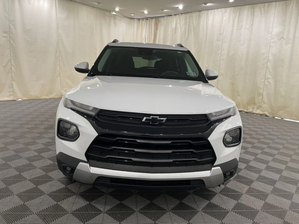 Used 2022 Summit White Chevrolet LT image 2