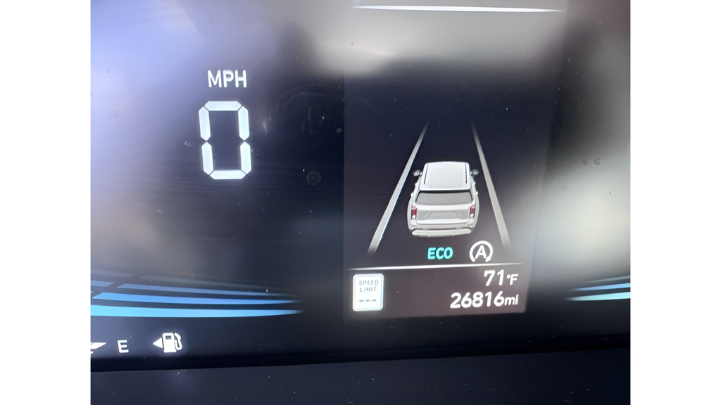 Used 2025 Black Hyundai SEL image 12