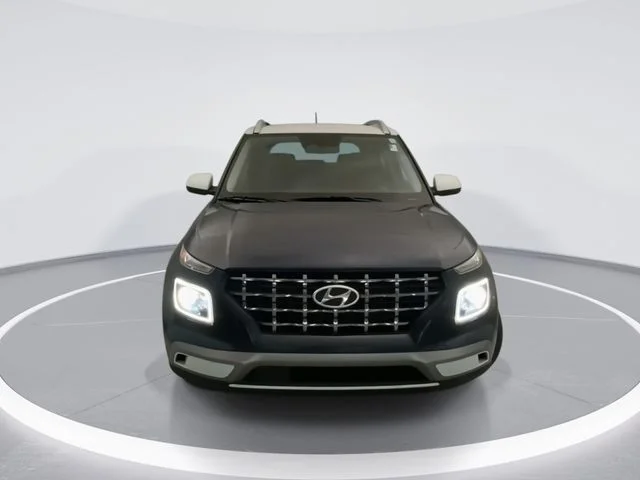 Used 2023 White Hyundai Limited image 9