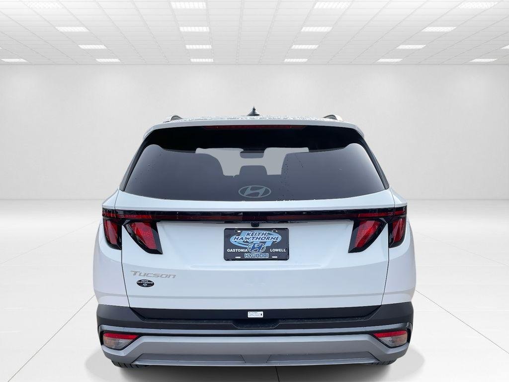 New 2026 White Hyundai SEL FWD image 5