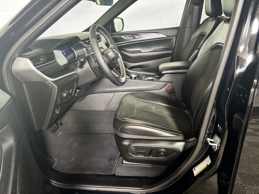 Certified Used 2025 Black Jeep Altitude X image 12