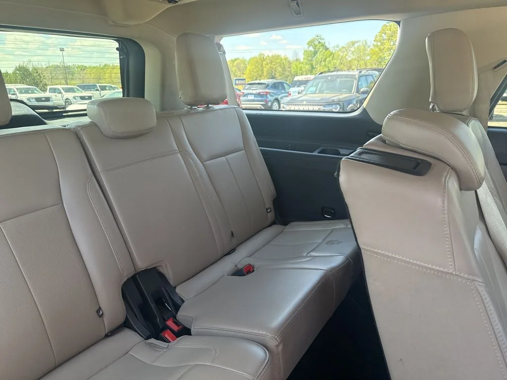 Used 2023 White Ford XLT image 13