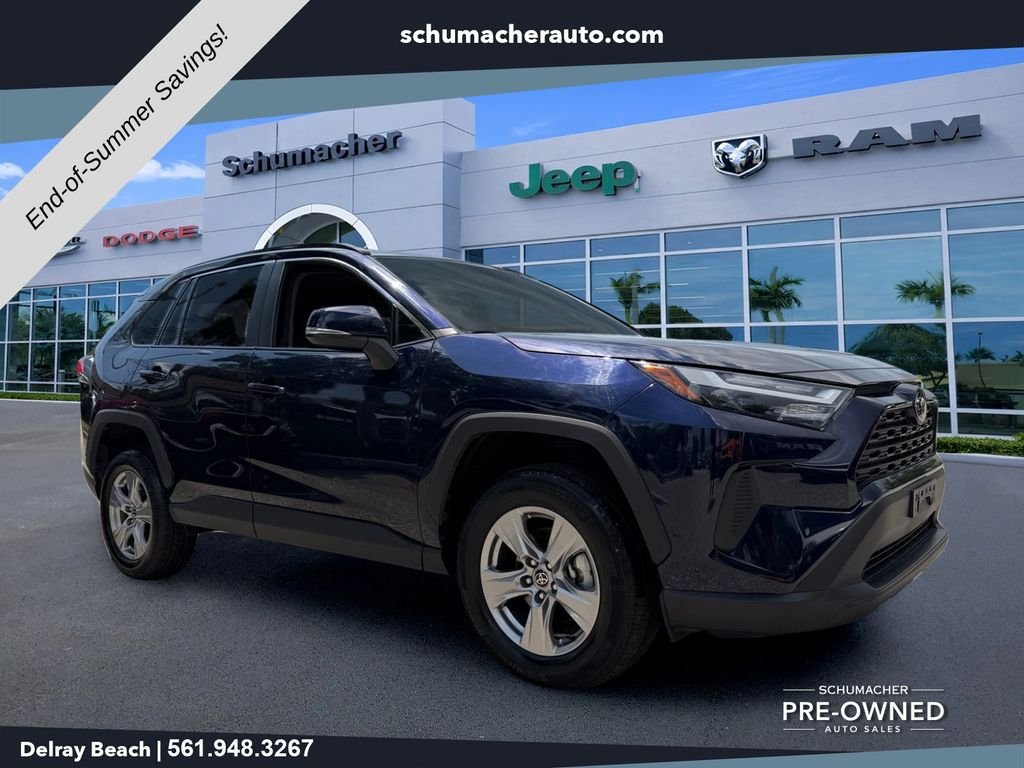 Used 2025  Toyota XLE image 1
