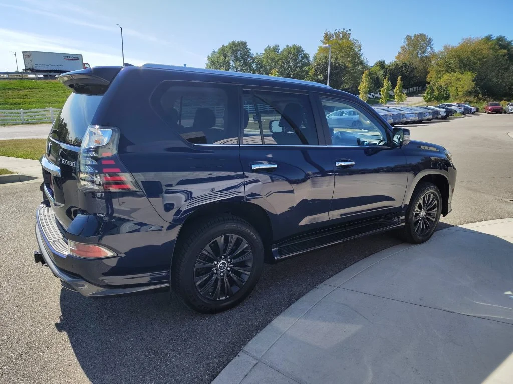 Used 2023 Nightfall Mica Lexus 460 Premium image 8