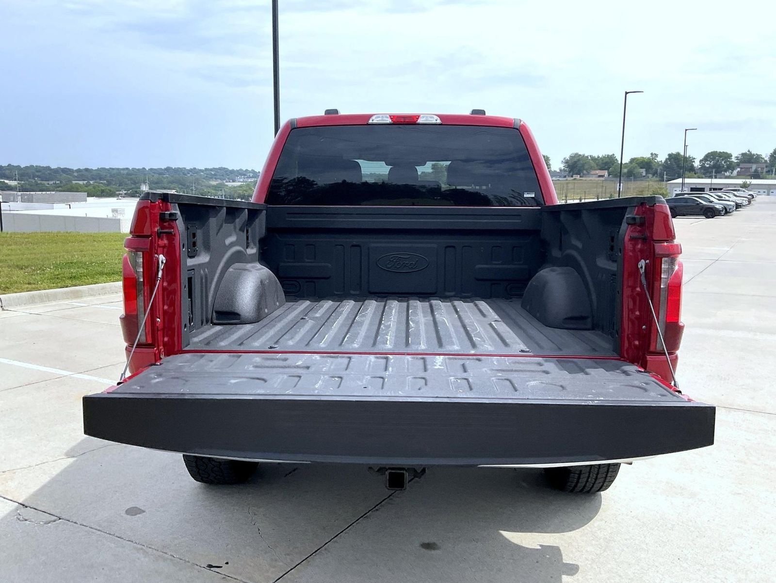 Used 2025 Red Ford XLT image 9